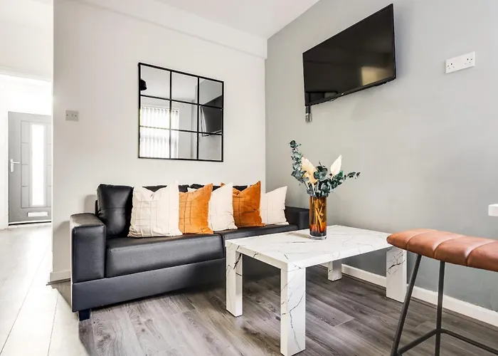 Vichy - Strathcona Suites, Houses In WavertreeAirport Hotel